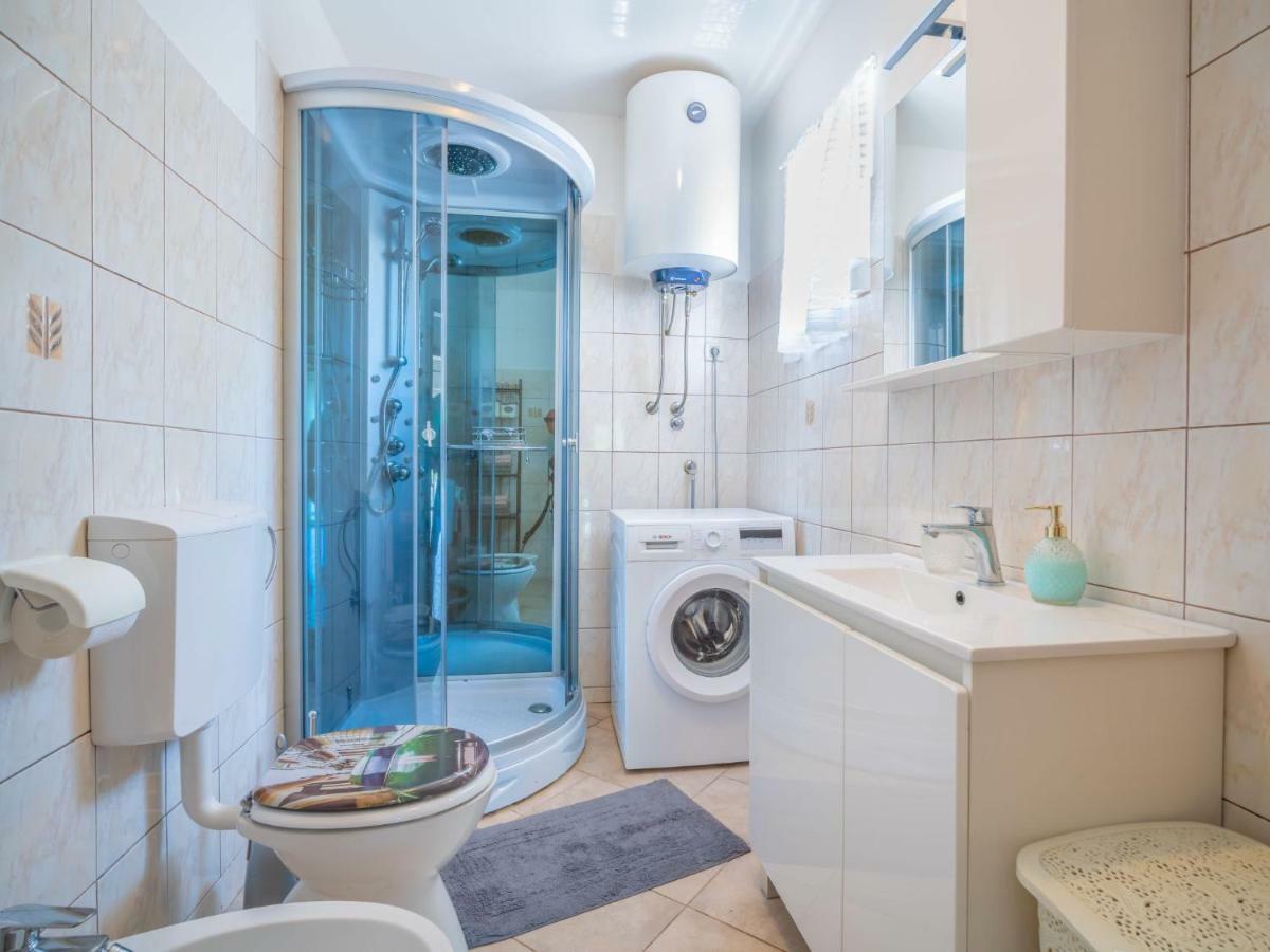 Drivenik Holiday Home Ivona By Interhome מראה חיצוני תמונה
